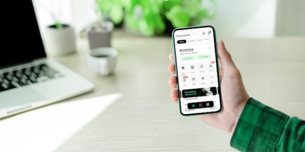 Maya Break Free from the Paycheck-to-Paycheck Cycle with These Smart Money Moves