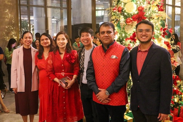 Hilton Manila Newport World Resorts Marks Its First Tree Lighting in Three Years with a Radiant Yuletide Celebration