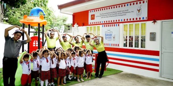 McDonald’s Philippines’ Dr. George T. Yang shares the gift of happiness this Christmas