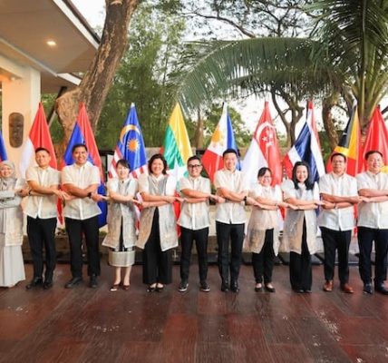Global Leaders Discover Paradise at TAG Resort Coron During ASEAN Capital Market Forum