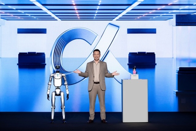 HONOR Advances Its AI Vision at MWC 2026 with Robot Phone, Humanoid Robot, Magic Pad4, MagicBook Pro 14 and Magic V6