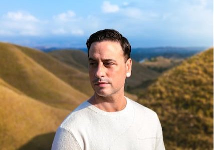 Dave Moffatt is Joining Music Travel Love on Their Philippine Tour this June