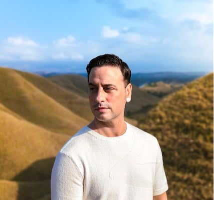 Dave Moffatt is Joining Music Travel Love on Their Philippine Tour this June