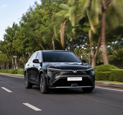 VinFast Limo Green and Green Rental bring a “two-in-one” EV model to Filipino drivers