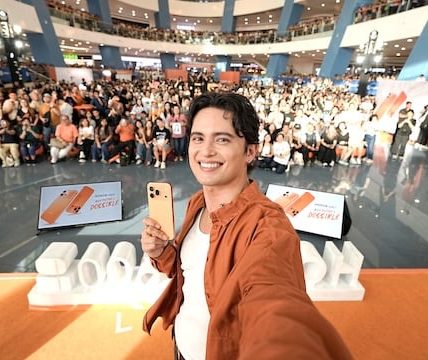 HONOR 600 Fever Takes Over Mall of Asia as Thousands of Fans Flock to First Day Sale Event