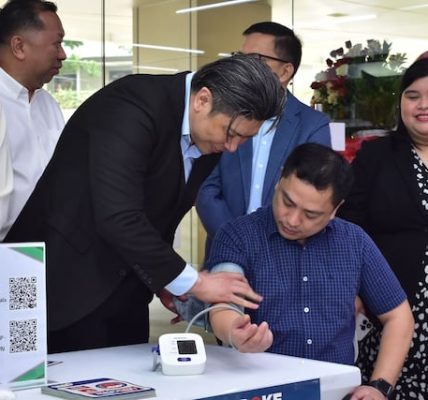Suki Healthwatch expands access to free blood pressure & sugar screening in Mercury Drug Branches