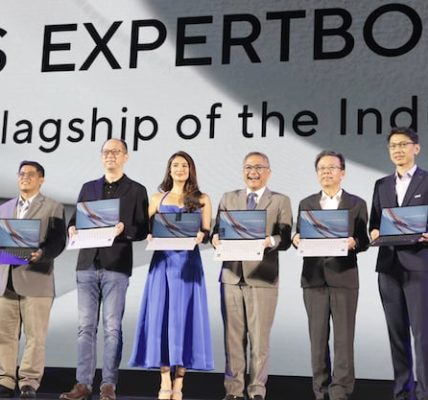 ASUS Business Philippines Launches ASUS ExpertBook Ultra: The Flagship of the Industry. Period. The AI-Powered Business Laptop Built for CEOs and Executives