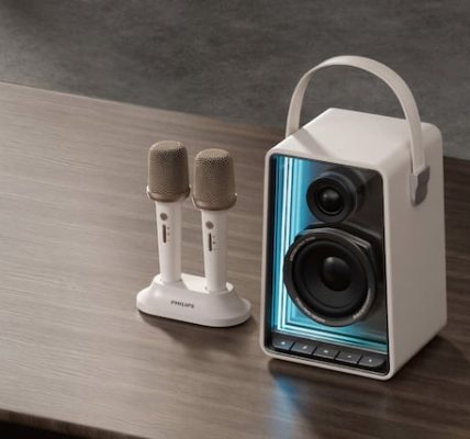Build harmony across Filipino families with Philips Karaoke Speakers