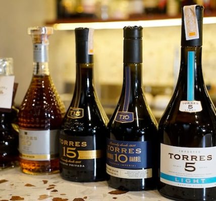Torres Brings  Global Brand Ambassador Cristobal Cofré to Manila for Two-Night Bar Takeover