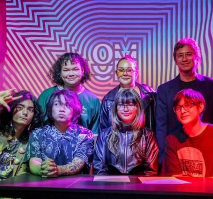 A new chapter: Ligaya Escueta is now a full band