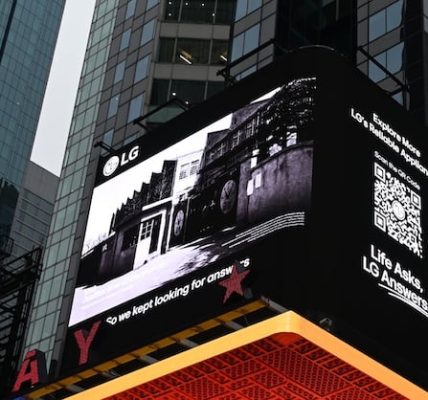 LG ELECTRONICS BRINGS ITS HERITAGE OF CUSTOMER CENTRIC INNOVATION TO TIMES SQUARE